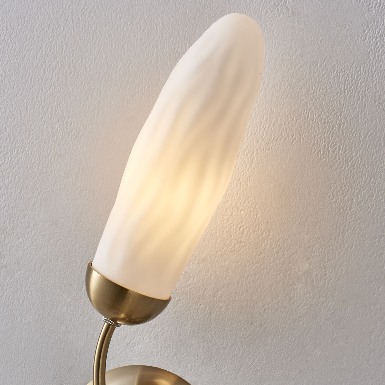 Crest Wall Sconce Wall Light in Winter Brass
